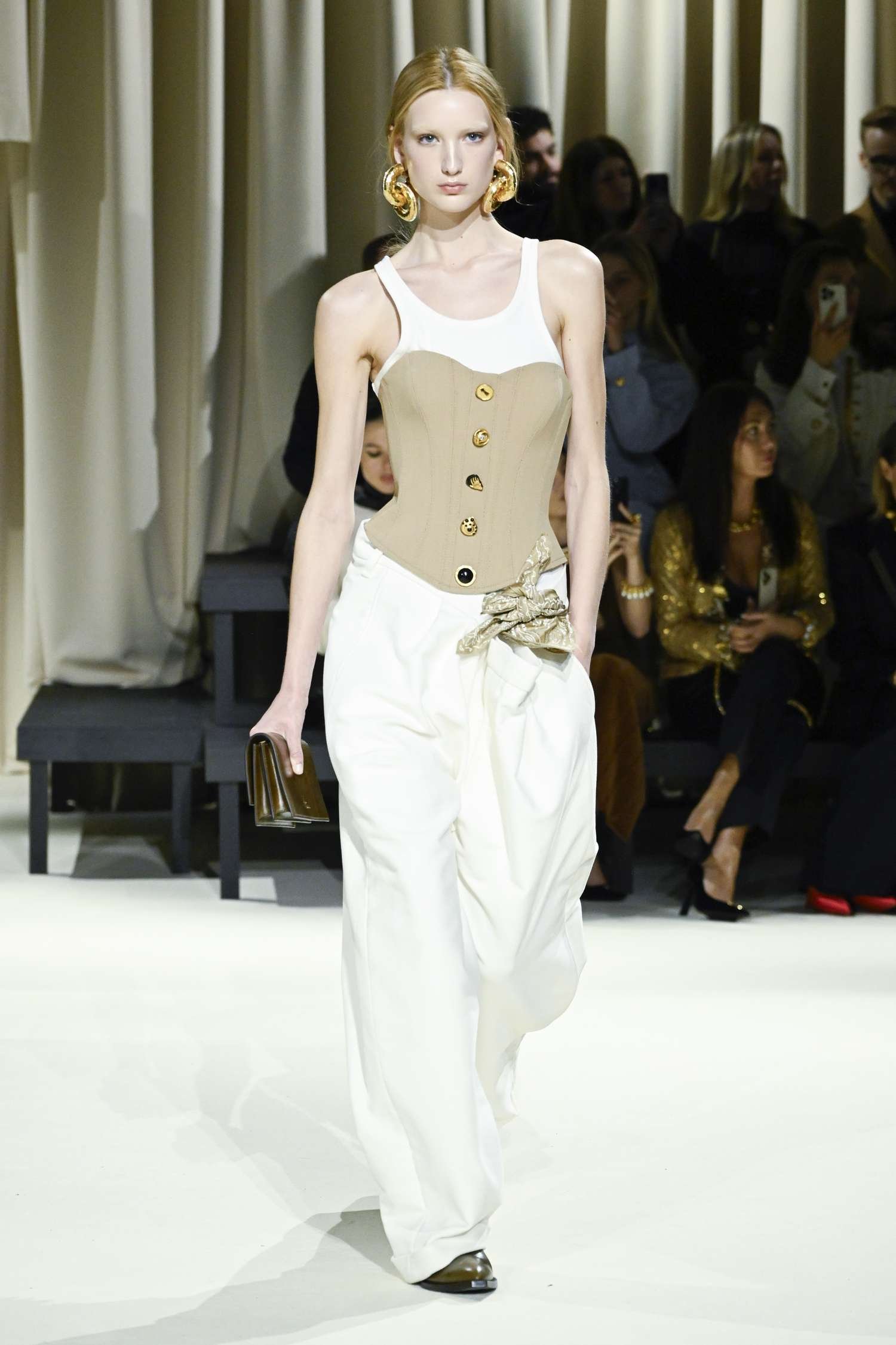 A model walking the Giovanni Virginio Schiaparelli rail in I of Paris mode hebdomad RTW 2024's best looks.