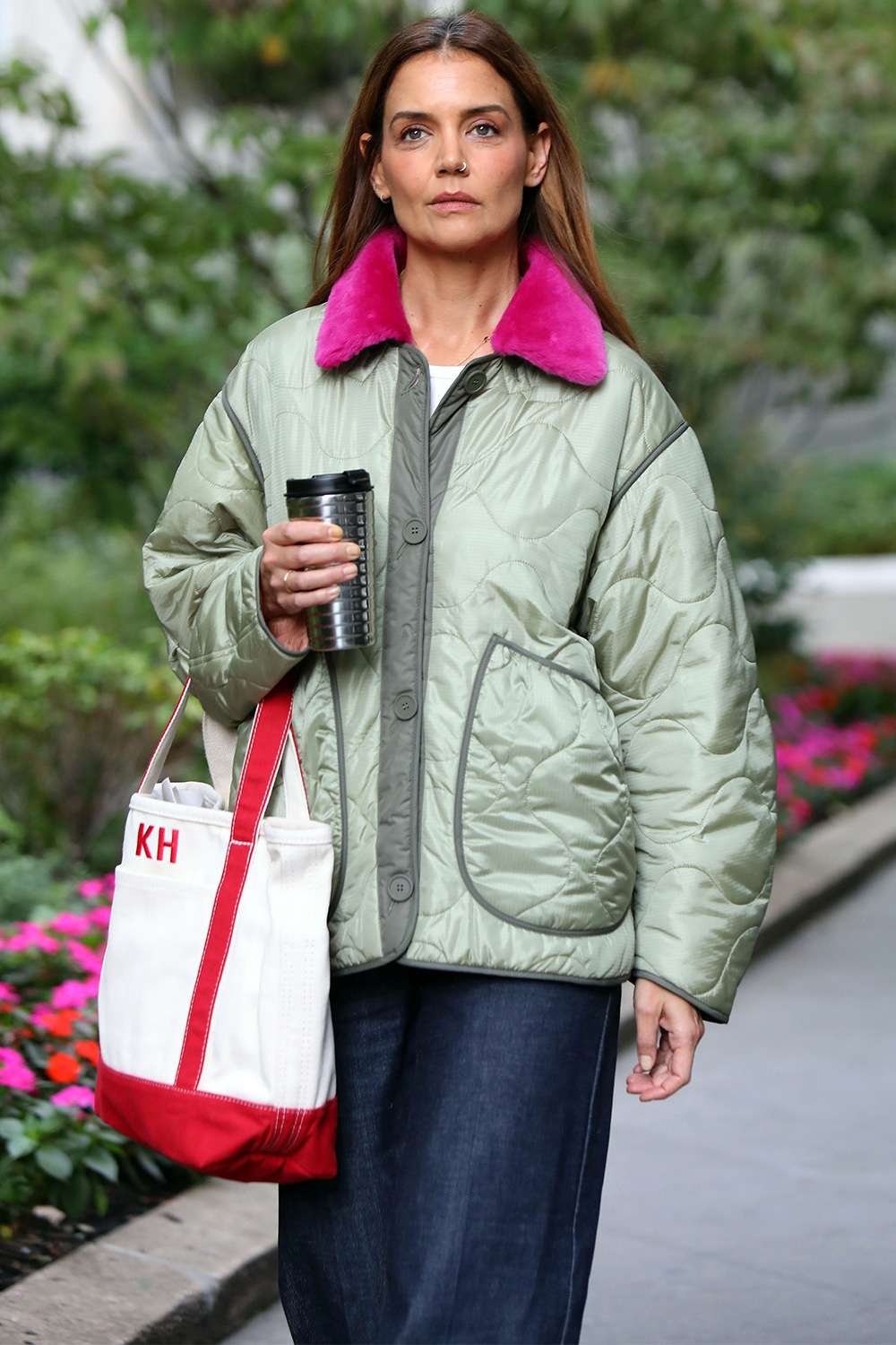 Katie Holmes carry a Lands' end canvas tote bag during A walk inch uptown Manhattan on Sept 23, 2024 in New York City